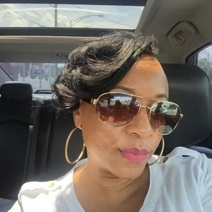 Meet your Posher, Shelly